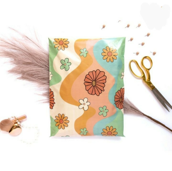 - Retro-Floral Designer Mailers. 10x13 Includes 10 bags - Picture 10 of 10